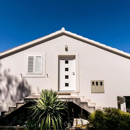 Villa J *