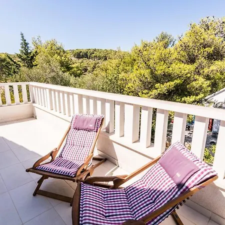Villa J